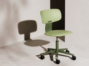 HÅG Tion | kontorstol med fokus på bæredygtighed, opbygget af høj andel genbrugsmaterialer i plastik og aluminium, designet til moderne arbejdspladser ￼