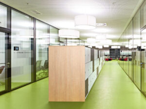 VS Lockers | robust locker­selement med indvendige rum og låsefunktion, designet til sikker og ordentlig opbevaring af tasker, bærbare computere og personlige effekter ￼