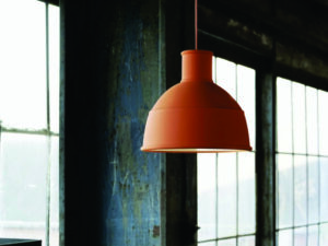 Pendel i silikone | lampe designet af Form Us With Love til moderne indretning
